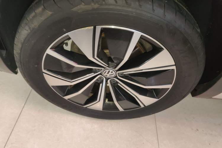 Used Volkswagen Teramont X 2019 380TSI Four-Wheel Drive Prestige Luxury Edition Left Front Wheel Hub