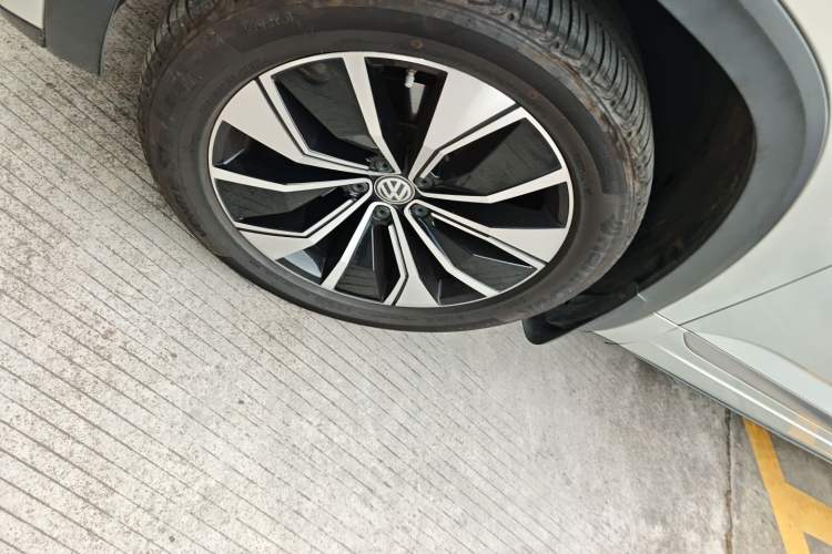 Used Volkswagen Teramont X 2019 380TSI Four-Wheel Drive Prestige Luxury Edition Left Front Wheel Hub