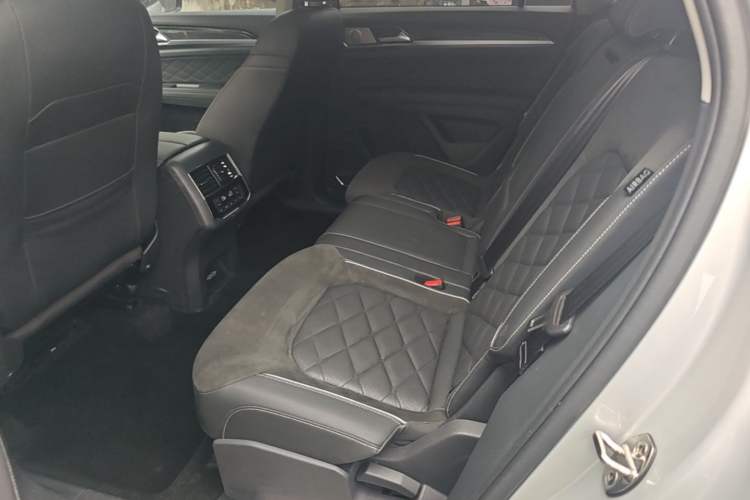 Used Volkswagen Teramont X 2019 330TSI Two-Wheel-Drive Prestige Luxury Edition Left Rear Seat
