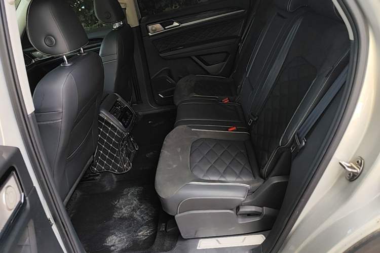 Used Volkswagen Teramont X 2019 330TSI Two-Wheel-Drive Prestige Luxury Edition Left Rear Seat