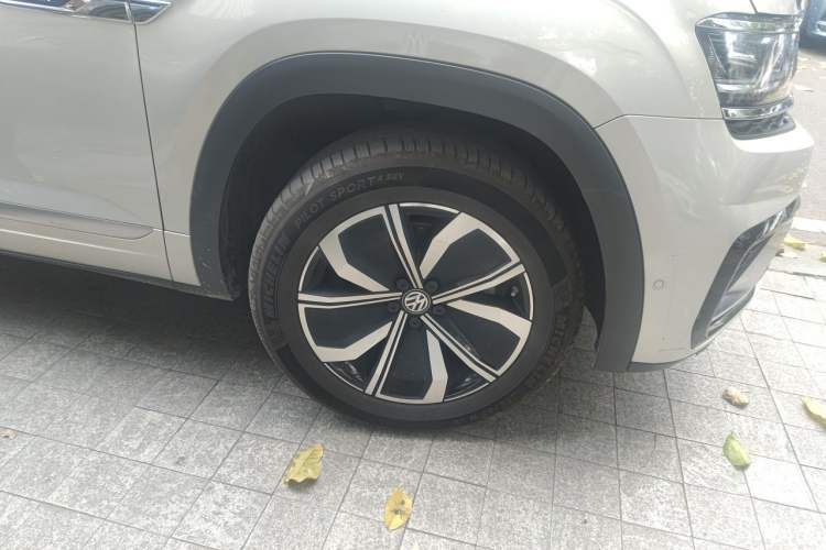 Used Volkswagen Teramont X 2019 380TSI Four-Wheel Drive Luxury Edition Right Front Wheel Hub