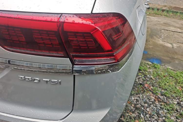 Used Volkswagen Teramont X 2019 330TSI Two-Wheel-Drive Prestige Luxury Edition Right Rear Taillight