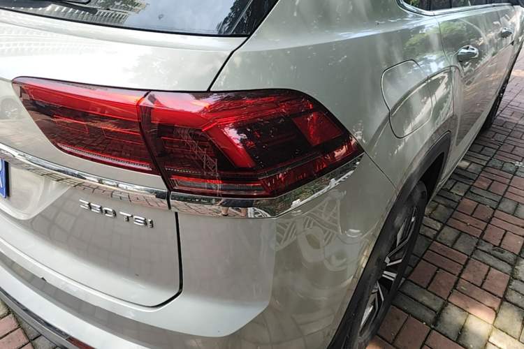 Used Volkswagen Teramont X 2019 330TSI Two-Wheel-Drive Prestige Luxury Edition Right Rear Taillight