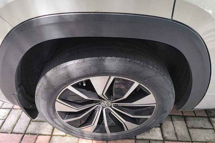 Used Volkswagen Teramont X 2019 330TSI Two-Wheel-Drive Prestige Luxury Edition Right Rear Wheel Hub