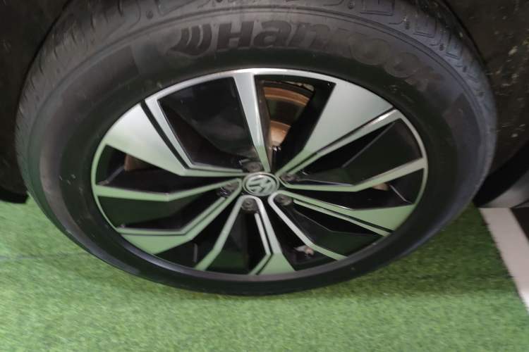 Used Volkswagen Teramont X 2019 380TSI Four-Wheel Drive Prestige Luxury Edition Right Rear Wheel Hub