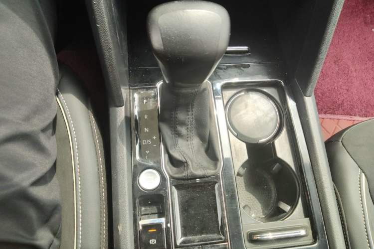 Used Volkswagen Teramont X 2019 330TSI Two-Wheel-Drive Prestige Luxury Edition Gear Lever