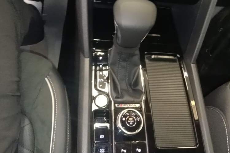 Used Volkswagen Teramont X 2019 380TSI Four-Wheel Drive Prestige Luxury Edition Gear Lever