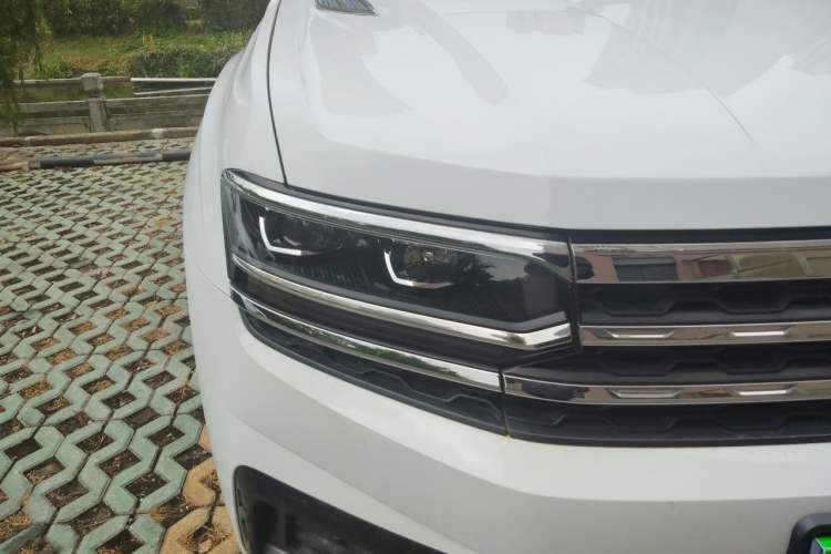 Used Volkswagen Teramont X 2019 330TSI Two-Wheel-Drive Prestige Luxury Edition Right Front Headlight