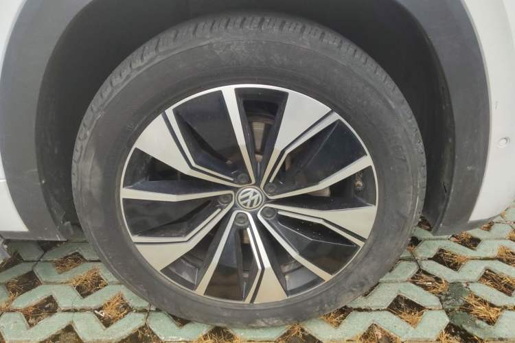 Used Volkswagen Teramont X 2019 330TSI Two-Wheel-Drive Prestige Luxury Edition Right Front Wheel Hub