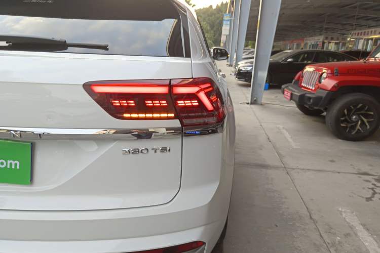 Used Volkswagen Teramont X 2019 380TSI Four-Wheel Drive Prestige Luxury Edition Right Rear Taillight