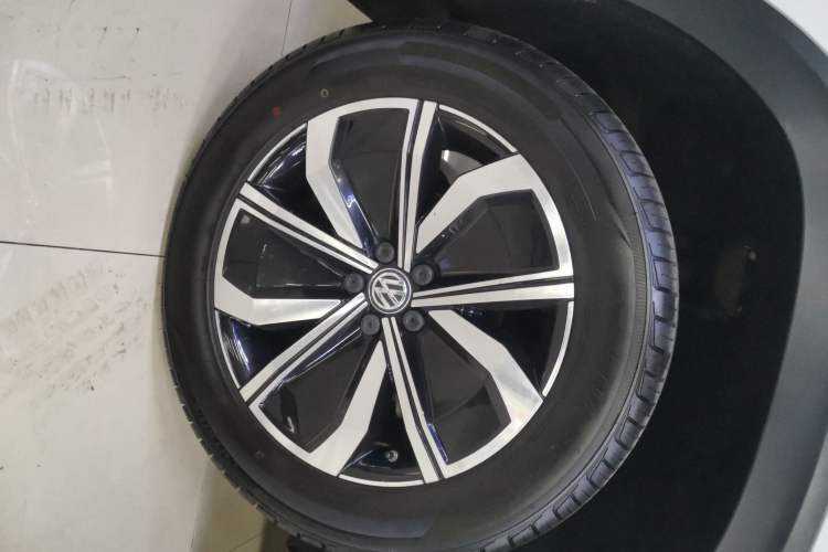 Used Volkswagen Teramont X 2019 380TSI Four-Wheel Drive Luxury Edition Right Rear Wheel Hub