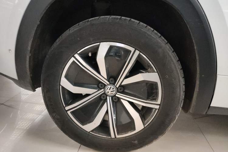 Used Volkswagen Teramont X 2019 380TSI Four-Wheel Drive Luxury Edition Right Rear Wheel Hub