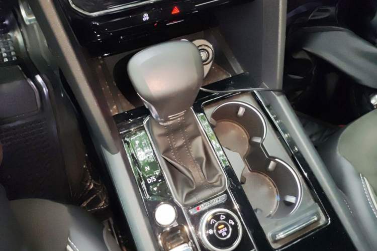 Used Volkswagen Teramont X 2019 530 V6 Four-Wheel Drive Prestige Luxury Edition Gear Lever