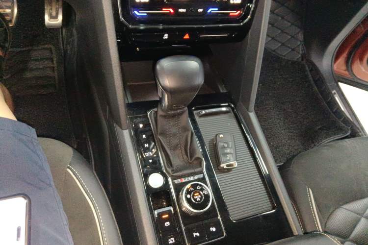 Used Volkswagen Teramont X 2019 530 V6 Four-Wheel Drive Prestige Luxury Edition Gear Lever
