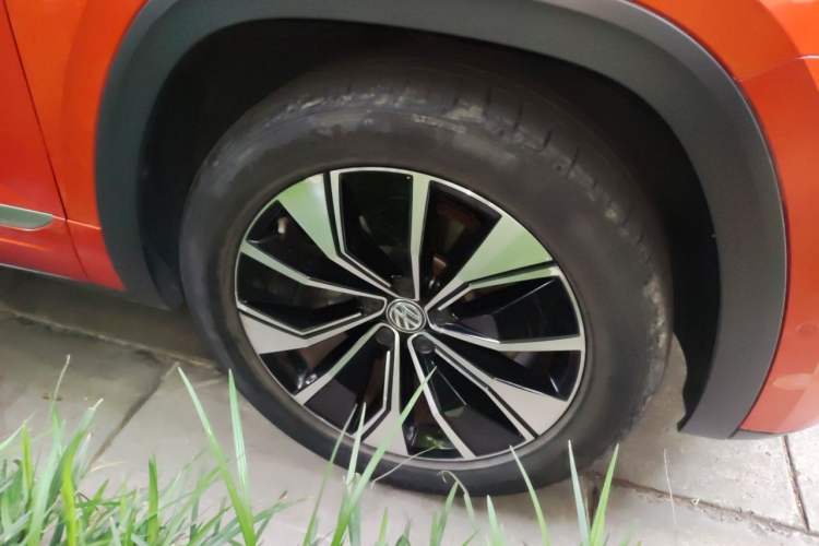 Used Volkswagen Teramont X 2019 530 V6 Four-Wheel Drive Prestige Luxury Edition Right Front Wheel Hub