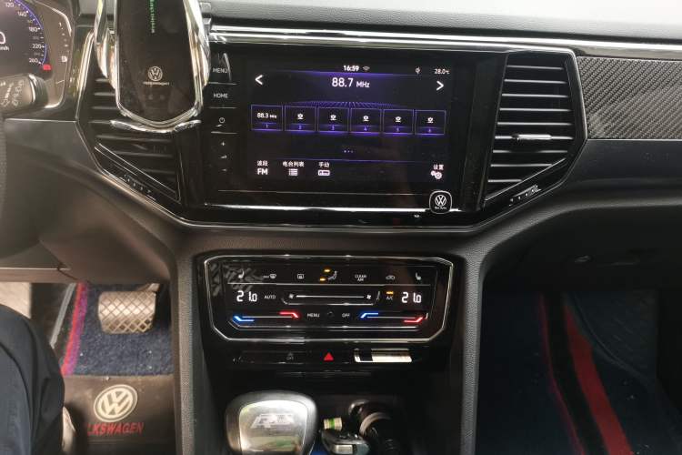 Used Volkswagen Teramont X 2020 330TSI Two-Wheel-Drive Prestige Luxury Edition Audio And AC Panel