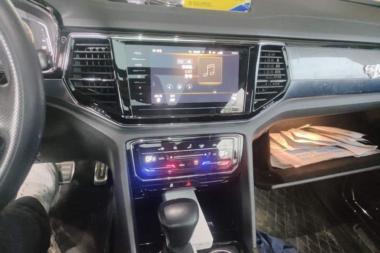 Used Volkswagen Teramont X 2020 Facelift 380TSI Four-Wheel Drive Luxury Edition Audio And AC Panel