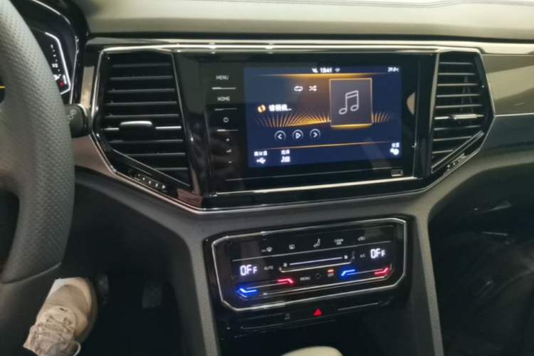 Used Volkswagen Teramont X 2020 Facelifted 330TSI Two-Wheel-Drive Luxury Edition Audio And AC Panel