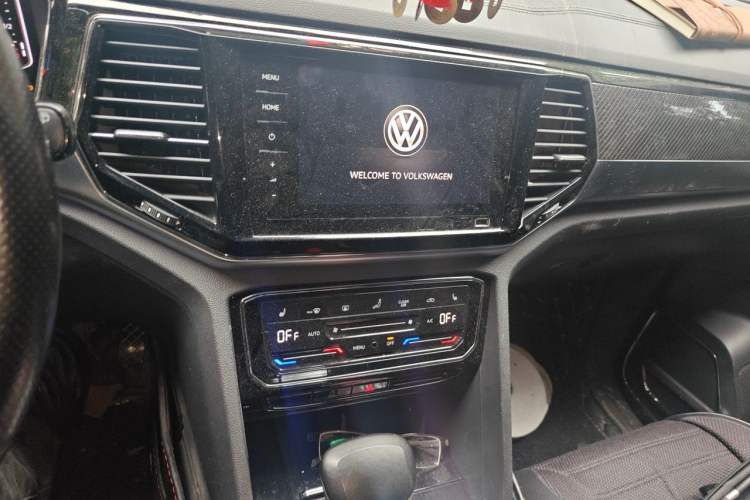 Used Volkswagen Teramont X 2020 330TSI Two-Wheel-Drive Prestige Luxury Edition Audio And AC Panel