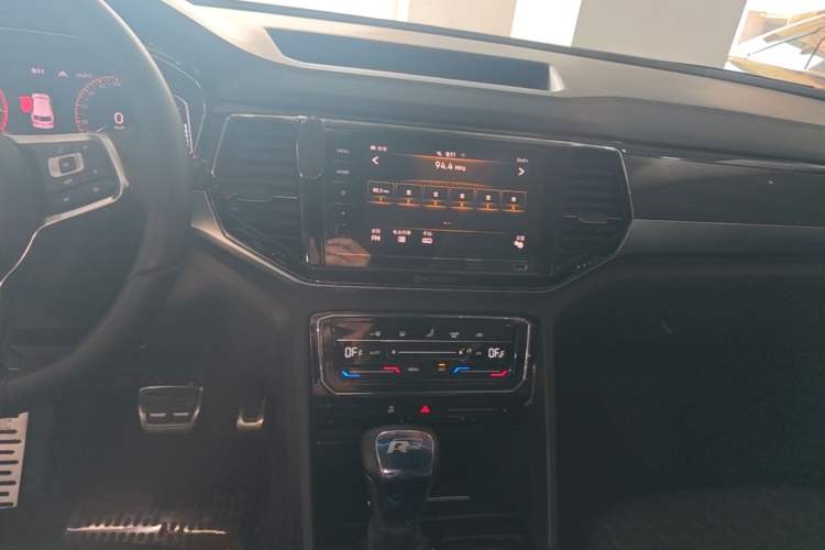 Used Volkswagen Teramont X 2020 Facelift 380TSI Four-Wheel Drive Luxury Edition Audio And AC Panel