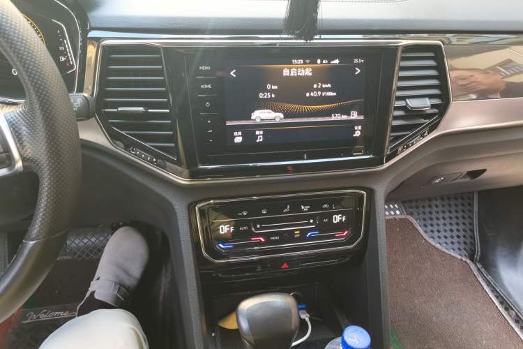Used Volkswagen Teramont X 2020 Facelifted 330TSI Two-Wheel-Drive Luxury Edition Audio And AC Panel