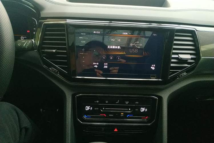 Used Volkswagen Teramont X 2020 Facelift 380TSI Four-Wheel Drive Luxury Edition Audio And AC Panel