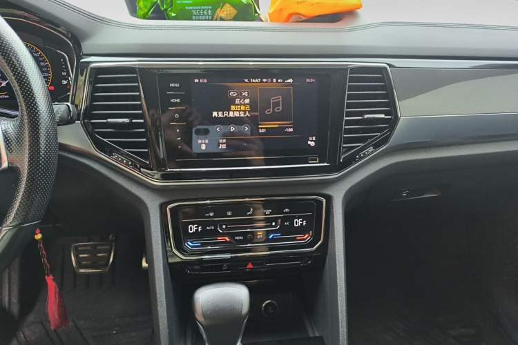 Used Volkswagen Teramont X 2020 Facelift 380TSI Four-Wheel Drive Luxury Edition Audio And AC Panel