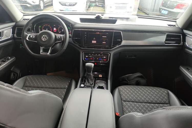 Used Volkswagen Teramont X 2020 Facelifted 330TSI Two-Wheel-Drive Luxury Edition Center Console