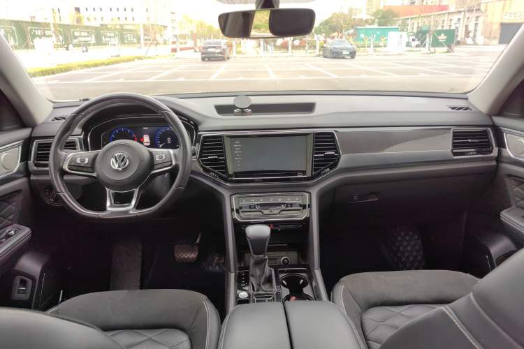 Used Volkswagen Teramont X 2020 Revised Version 330TSI Two-Wheel Drive Prestige Luxury Edition Center Console