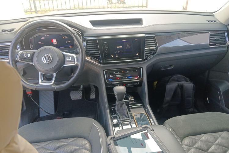 Used Volkswagen Teramont X 2020 330TSI Two-Wheel-Drive Prestige Luxury Edition Center Console