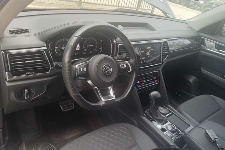 Used Volkswagen Teramont X 2020 Facelift 380TSI Four-Wheel Drive Luxury Edition Center Console