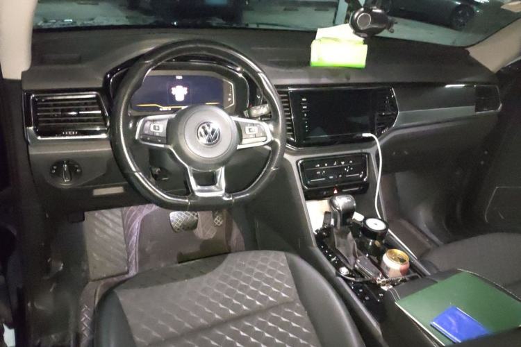 Used Volkswagen Teramont X 2020 Facelifted 330TSI Two-Wheel-Drive Luxury Edition Center Console