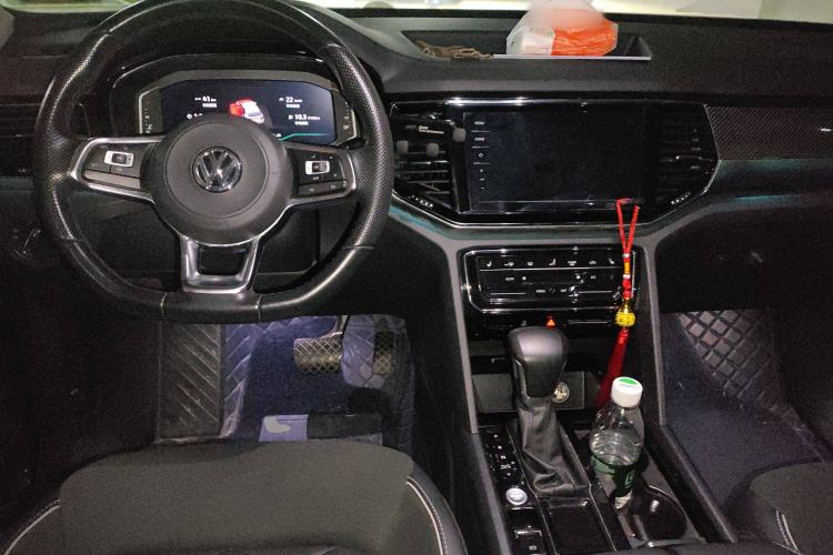 Used Volkswagen Teramont X 2020 Revised Version 330TSI Two-Wheel Drive Prestige Luxury Edition Center Console