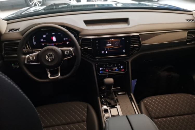 Used Volkswagen Teramont X 2020 Facelifted 330TSI Two-Wheel-Drive Luxury Edition Center Console