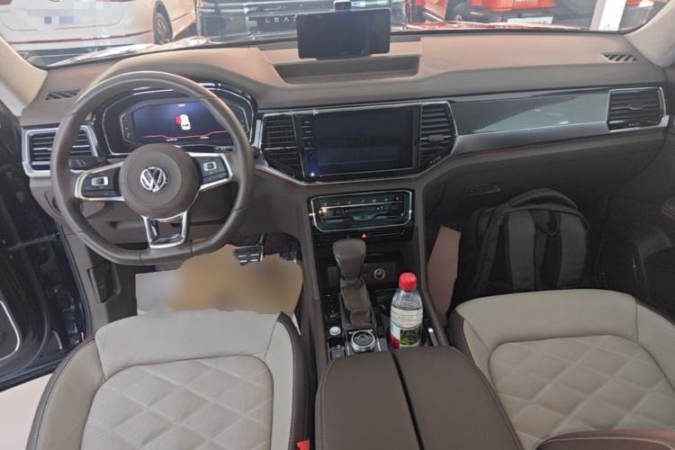 Used Volkswagen Teramont X 2020 Facelifted 530 V6 All-Wheel Drive Prestige Flagship Edition Center Console
