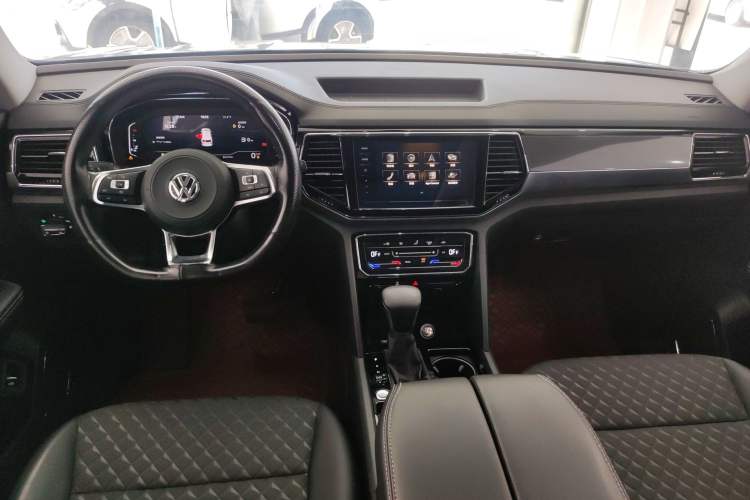 Used Volkswagen Teramont X 2020 Facelifted 330TSI Two-Wheel-Drive Luxury Edition Center Console