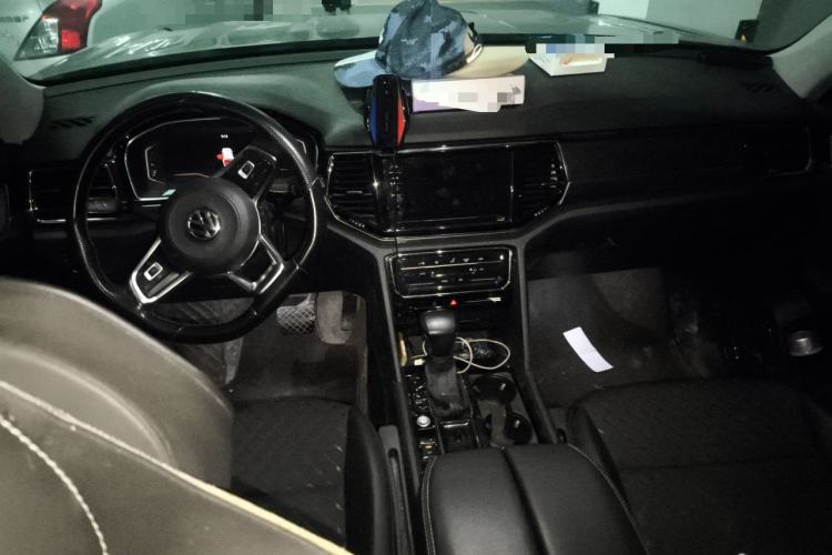 Used Volkswagen Teramont X 2020 Facelifted 330TSI Two-Wheel-Drive Luxury Edition Center Console