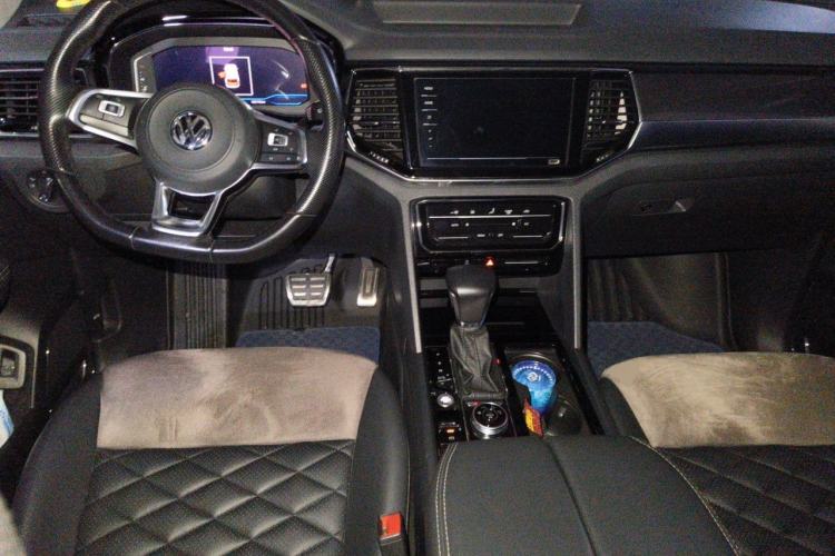 Used Volkswagen Teramont X 2020 Facelift 380TSI Four-Wheel Drive Luxury Edition Center Console