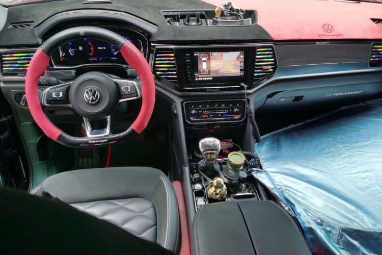 Used Volkswagen Teramont X 2020 330TSI Two-Wheel-Drive Prestige Luxury Edition Center Console