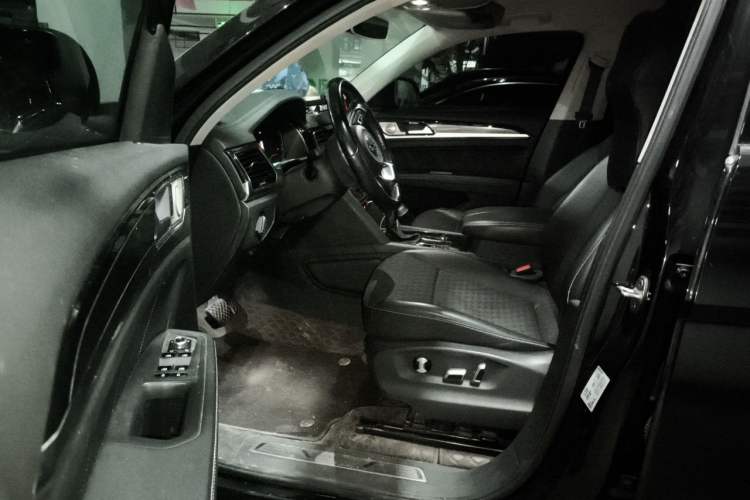 Used Volkswagen Teramont X 2020 Facelifted 330TSI Two-Wheel-Drive Luxury Edition Driver Seat