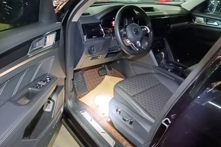 Used Volkswagen Teramont X 2020 Facelifted 330TSI Two-Wheel-Drive Luxury Edition Driver Seat