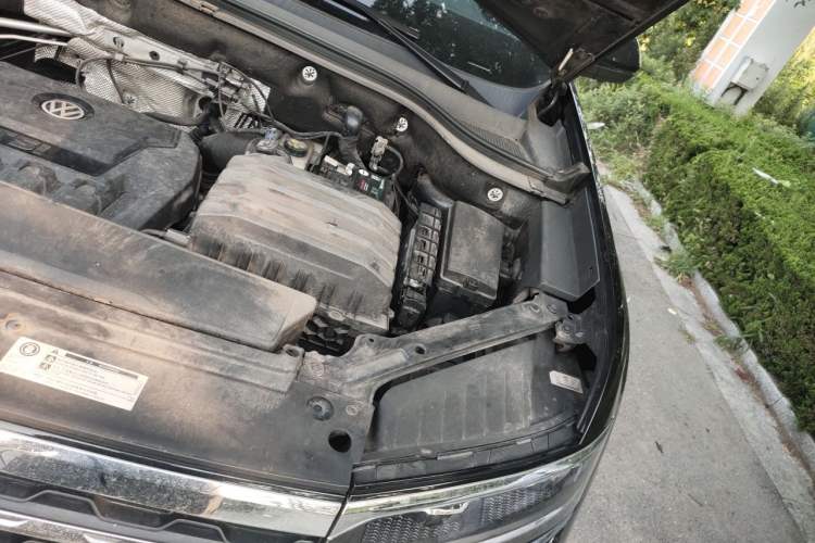Used Volkswagen Teramont X 2020 Facelifted 330TSI Two-Wheel-Drive Luxury Edition Engine Bay Left