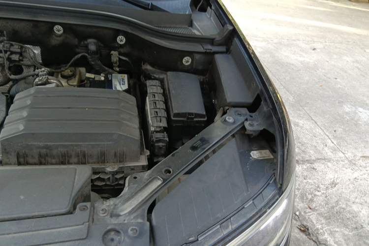 Used Volkswagen Teramont X 2020 Facelifted 330TSI Two-Wheel-Drive Luxury Edition Engine Bay Left