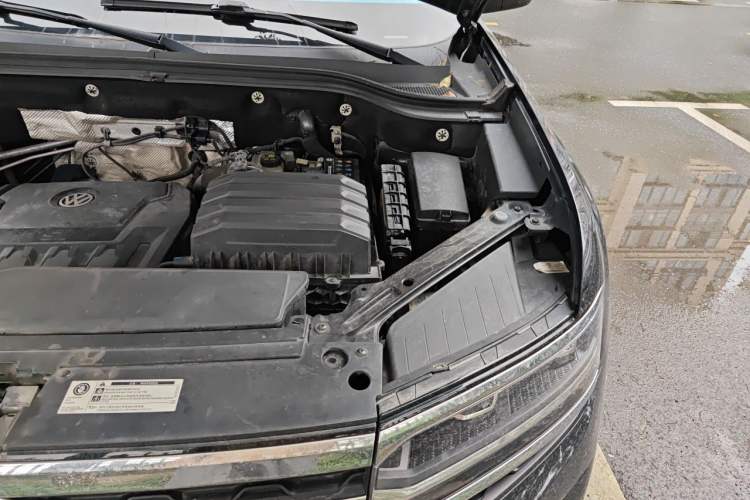 Used Volkswagen Teramont X 2020 330TSI Two-Wheel-Drive Luxury Edition Engine Bay Left