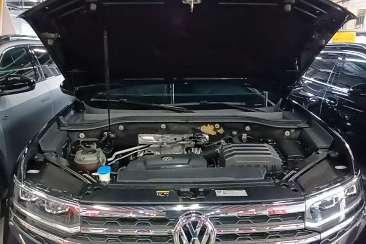 Used Volkswagen Teramont X 2020 Facelifted 330TSI Two-Wheel-Drive Luxury Edition Engine Bay