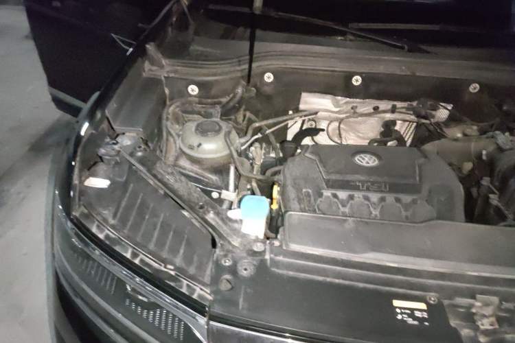 Used Volkswagen Teramont X 2020 Facelifted 330TSI Two-Wheel-Drive Luxury Edition Engine Bay Right