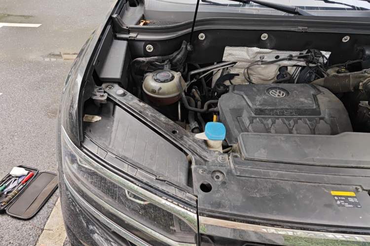Used Volkswagen Teramont X 2020 330TSI Two-Wheel-Drive Luxury Edition Engine Bay Right