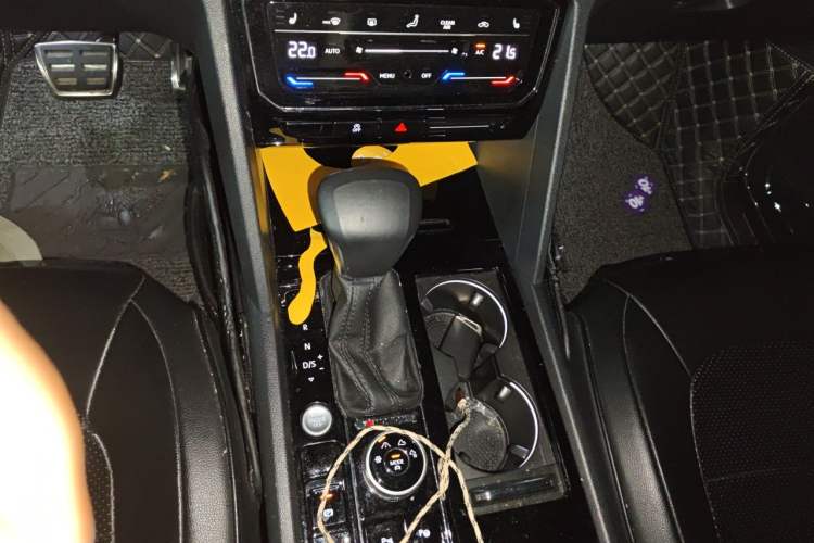 Used Volkswagen Teramont X 2020 Revised Version 380TSI Four-Wheel Drive Prestige Luxury Edition Gear Lever