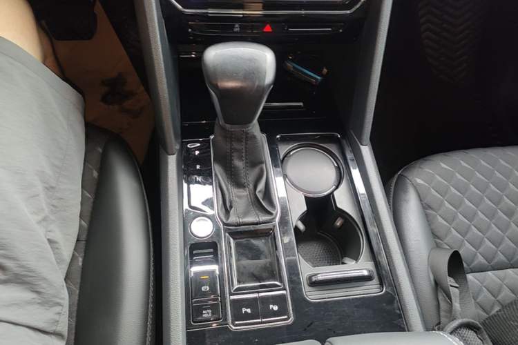 Used Volkswagen Teramont X 2020 Facelifted 330TSI Two-Wheel-Drive Luxury Edition Gear Lever