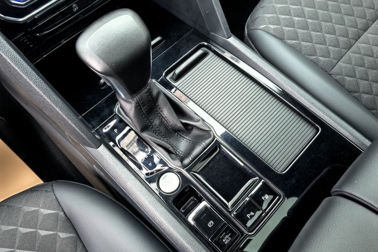 Used Volkswagen Teramont X 2020 Facelifted 330TSI Two-Wheel-Drive Luxury Edition Gear Lever
